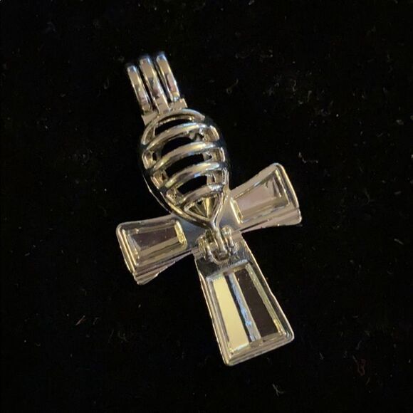 Ankh Cross silver essential oil diffuser - Picture 4 of 5